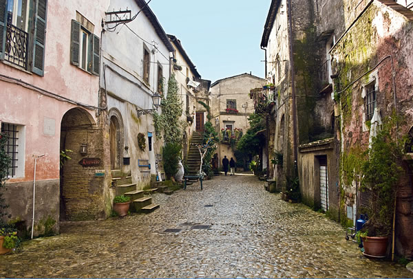 Old Calcata - a typical alley