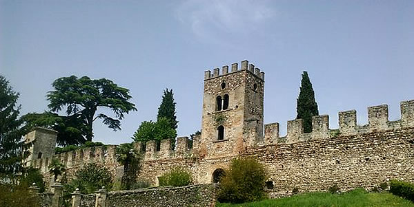 Castellaro Lagusello, Mantua – walls, 11th century