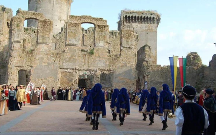 Nepi: Rocca dei Borgia durante il Palio di giugno